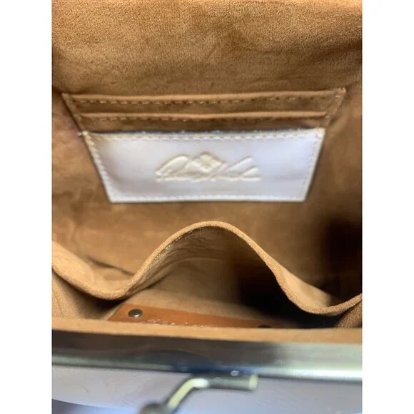 Patricia Nash SAVENA Framed Kisslock Wristlet Wallet TOOLED Rattan Color Beige - Picture 6 of 8